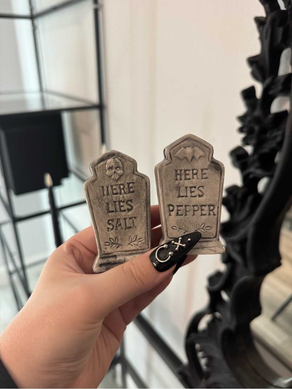 Spooky 'Here Lies' Salt & Pepper Tombstone Set of Salt and Pepper shakers - Gray